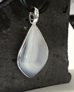 SCHMUCK-STCK Anhänger Stein Chalcedon Calcedon Silber Druse Rohstein poliert - Picture 1 of 8