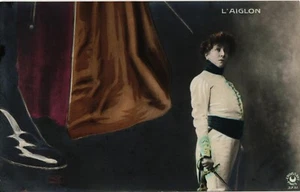 Antigua postal vintage artistas Sarah Bernhardt L'Aiglon (828) - Imagen 1 de 2
