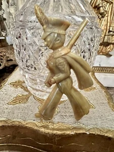 Vintage Bakelite WW11 Era Cadet Marching Soldier Brooch Pin - Picture 1 of 9