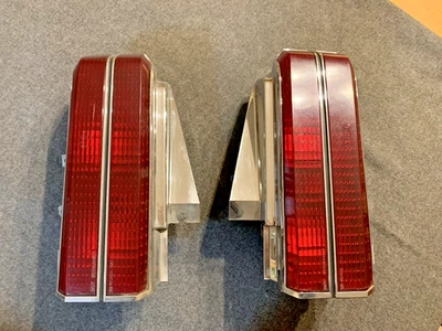 Juego de luces traseras Oldsmobile Cutlass 442 Supreme Salon 442 diestro derecho 81-85 84-88 Foto 1 de 4