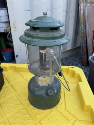 COLEMAN ДВЕ МАНТИИ ФОНАРЬ МОДЕЛЬ 220F СОЛНЦЕ НОЧИ НЕПРОВЕРЕННЫЙ - Изображение 1 из 2