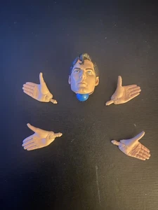 NECA DC Superman Christopher Reeve 7” cabeza y manos de vuelo lote SOLO PIEZAS forraje - Imagen 1 de 2