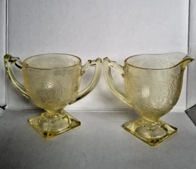 Винтажная открытая сахарница и сливочник INDIANA Glass Horseshoe на ножках желтая идеальная - Изображение 1 из 4