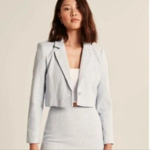 Abercrombie & Fitch | Cropped Tweed Baby Blue Blazer - Picture 1 of 5