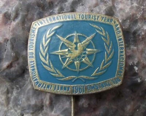1967 United Nations UN International Tourist Year White Dove Flying Pin Badge - Bild 1 von 4