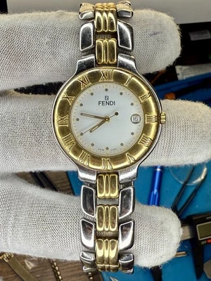 Reloj FENDI 900G 36mm Esfera Blanca Fecha Hecho en Suiza Dos Tonos Excelente Foto 1 de 4