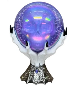 Neu CRYSTAL BALL Totenkopf Projektor WANDBLUMEN Duftstecker BBW  - Bild 1 von 4