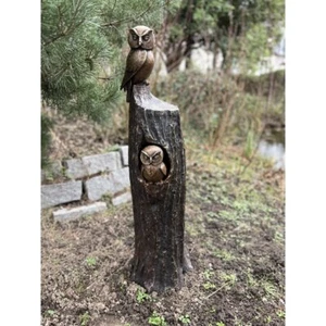 Bronzeskulptur "Uhus auf einem Baumstamm" - Bild 1 von 1