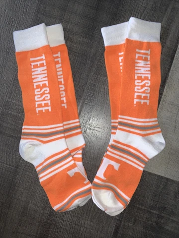 TENNESSEE VOLUNTEERS NCAA COLLEGE JERSEY LOGO GO TEAM DRESS SOCKS 2 PAIR SET Z Cover