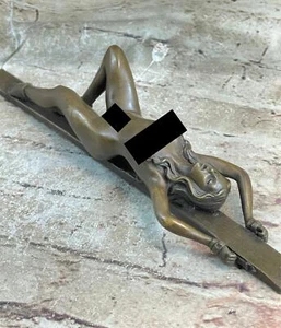 Arte Moderno Abstracto Niña Desnuda Amordazada Bronce Sólido Escultura Figura Obra de Arte Oferta - Imagen 1 de 9