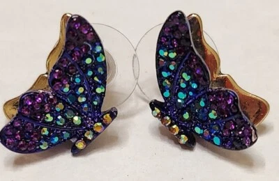 Pendientes Betsey Johnson dos tonos pavé 3D mariposa púrpura Foto 1 de 4