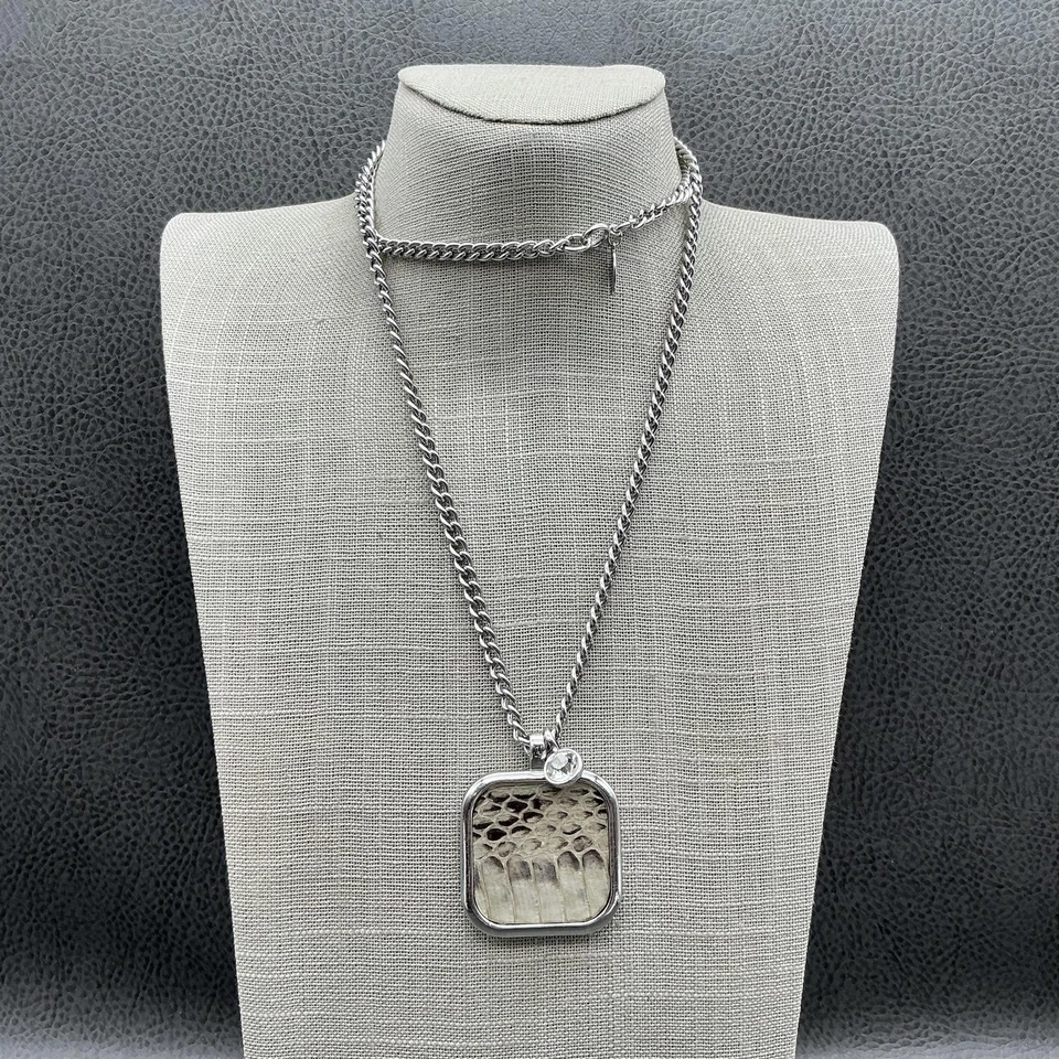 Collar Largo Ann Taylor Tono Plata Cadena Piel de Serpiente Colgante Estrás Dije Foto 1 de 4