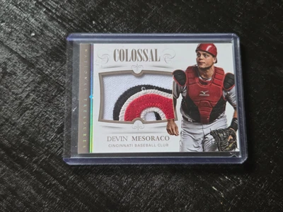 Camiseta Devin Mesoraco 2014 Panini Colossal Reliquia Cincinnati Reds #10/14 Foto 1 de 2