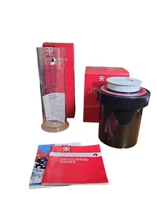 Vtg Paterson Universal Film Developing Tank & 600ml Measuring Cylinder NOS - Picture 1 of 4
