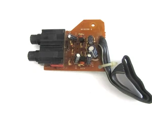 Placa de circuito TEAC V-300 estéreo Cassette Deck MIC AMP 1613038-2 - Imagen 1 de 2