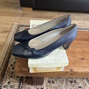 Equity Valencia Ladies Leather Shoes Size 5.5 New With Box