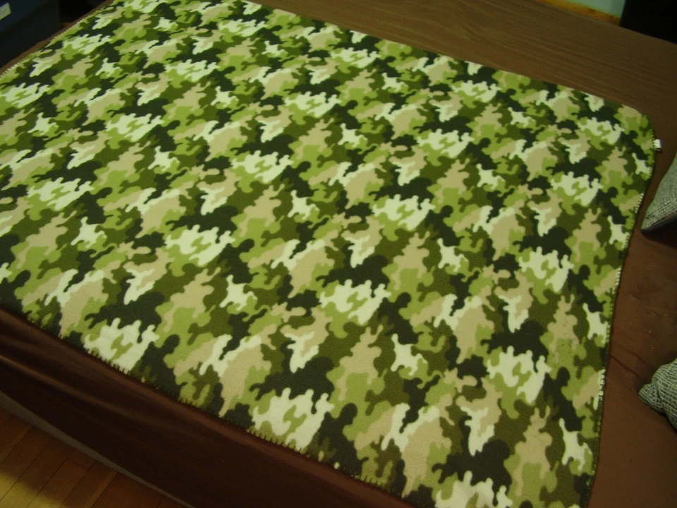Fleece Throw Blanket Camouflage Army Light Weight 50" x 60" Small Child - Image 1 of 2