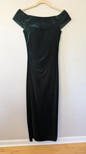 Xscape Womens Velvet Gown Green Off Shoulder Ruched Maxi Dress Evening Size 12 - Picture 1 of 13