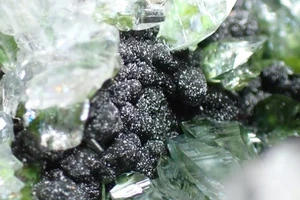 MOTTRAMITE WITH DUFTITE ON CALCITE * NICE !!! Tsumeb Mine, NAMIBIA - Picture 1 of 24