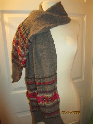 Bufanda pashmina de lana tejida a mano, color topo con bordado malva y blanco Foto 1 de 4