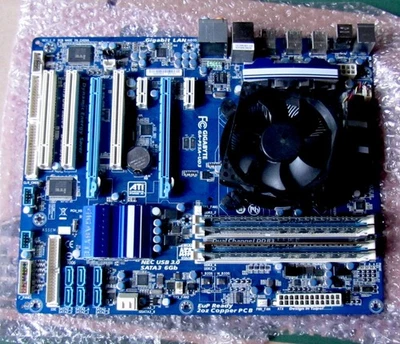Placa madre Gigabyte GA-P55A-UD3 Intel i5 3,2 GHz LGA1156 8 GB ATI CrossFireX Foto 1 de 4