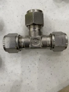 GYROLOK HOKE 1/2" OD COMPRESSION TEE FITTING STAINLESS STEEL - Picture 1 of 3