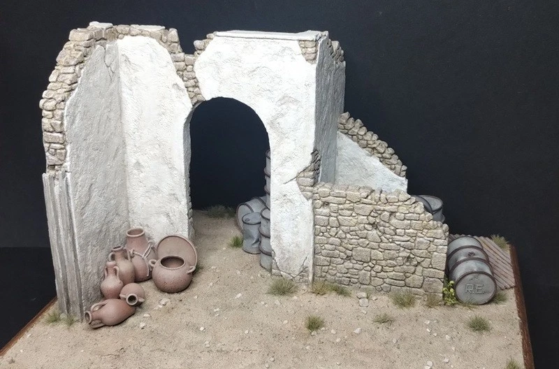MODEL VICTORIA AFRICAN RUINED HOUSE 1:35 Cod.40120 - Immagine 1 di 4