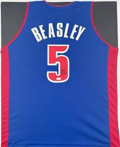 Camiseta deportiva de baloncesto personalizada Malik Beasley autografiada de los Detroit Pistons azul marino certificado de autenticidad JSA - Imagen 1 de 2