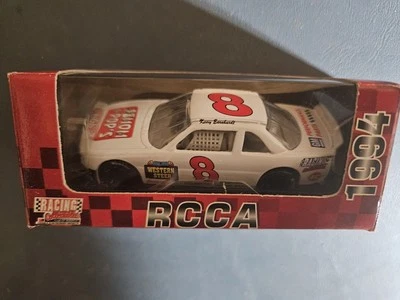 Kerry Earnhardt #8 Chevy Lumina 1994 RCCA escala 1:64 fundido a presión nuevo raro Foto 1 de 4