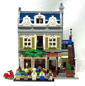 LEGO Creator Expert: Parisian Restaurant (10243)
