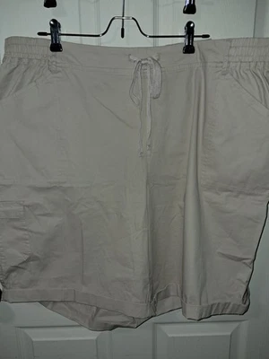 Shorts cargo feminino PLUS tamanho 22/24 bege/caqui novo em folha da Cato. GRÁTIS... - Imagem 1 de 4