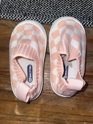 Zapatos sin cordones para niños pequeños talla 5 rosa y blanco estampado a cuadros Foto 1 de 4