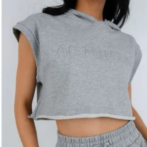 NWT New Arminta Watts Crop Sleeveless Workout Tank Gray - Picture 1 of 2