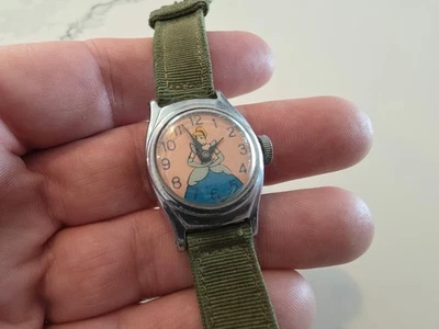 Винтажные заводные часы 1950-х Walt Disney Cinderella от US Time Parts ремонт - Изображение 1 из 4