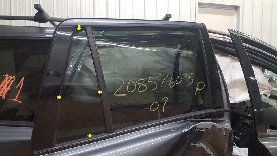 2007 VOLVO XC90 PASSENGER RIGHT PRIVACY TINT REAR VENT GLASS WINDOW ONLY - Image 1 of 1