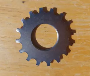 NOS Shimano TRACK, Uniglide - Thread on 16T Cog 6 Speed - 1st position - DuraAce - Picture 1 of 7