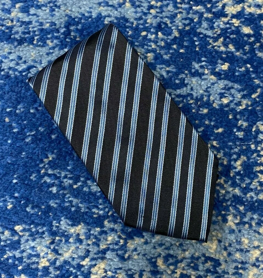 Corbata Giorgio Armani Azul Marino Rayas Sesgadas 100% Seda Hecha en Italia Foto 1 de 4