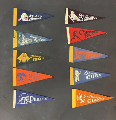 Juego de 10 mini banderines oficiales de béisbol MLB de 1965 NL Mets Cubs Braves de colección como nuevo Foto 1 de 4