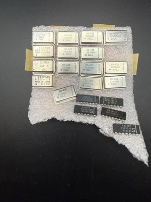 Lote Osciladores de Cristal DALE XO-43B De Colección 1–32MHz + IC Lógicos – Reparación de Sintetizador Foto 1 de 4