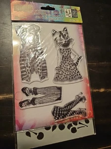 Juego de 5 estampillas y plantillas Ranger Dylusions gato/perro DYZ55198 nuevo sellado - Imagen 1 de 2