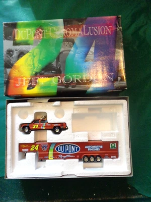 Action Jeff Gordon Dupont Chromalusion 1998 Chevy двойной грузовик с прицепом 1:64 - Изображение 1 из 3