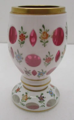 Copa o florero vintage bohemio de arándano/superposición blanca de vidrio floral Foto 1 de 4