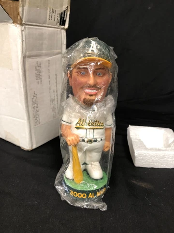 NEVER DISPLAYED Jason Giambi Oakland Athletics SGA Bobble Head NEW ORIGINAL BOX Cover
