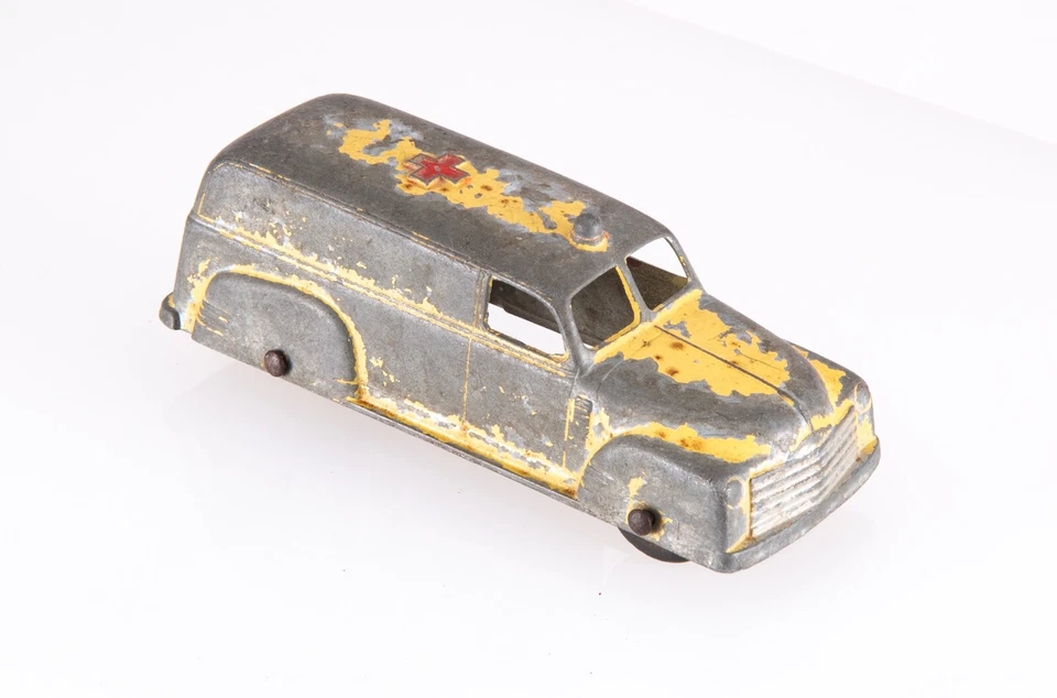 Ambulancia Chevy EMT de juguete fundido a presión Tootsie de colección ventanas traseras abiertas EE. UU. Foto 1 de 4