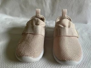 Kleinkind Mädchen hellrosa Katze & Jack Schwimmen/Strand Wasser Stretch Mesh Schuhe Größe 6 - Bild 1 von 5