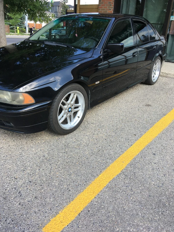 BMW: 5-Series - Image 1 of 4