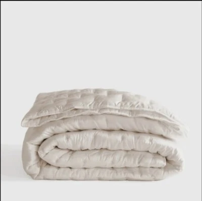 NWT- Quince Organic Bamboo Sand Quilt! Twin! (600) - Image 1 of 4