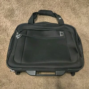 Delsey Luggage Bag Wheeled Rolling Travel Black Handle Carry On * 5.7 LBS * - Picture 1 of 16