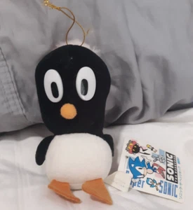 1991 6 Inch SEGA Sonic the Hedgehog Pecky the Penguin Plush (Japan Import) - Picture 1 of 6