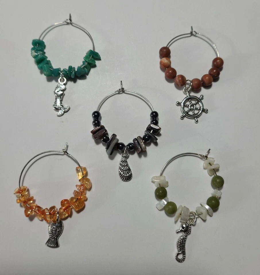 Dijes para copas de vino: Juego de 5 cristales plateados náuticos océano vida marina hechos a mano  Foto 1 de 4